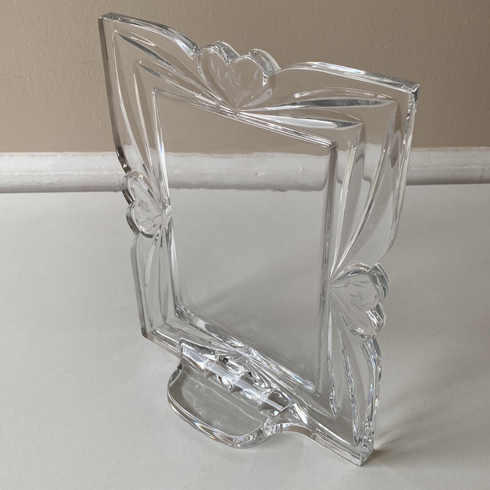 Beautiful Heavy Glass 5x7 Picture Frame - Picture 2 of 7